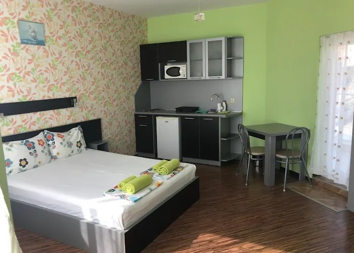 St Anna Къща за гости 3*